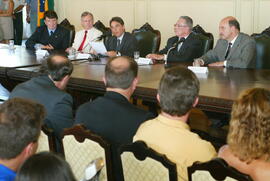Imagem de Gabinete Germano Rigotto, dia 15/01/2003, horário 14:44. Autor: Nabor Goulart