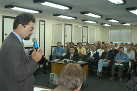 Vice-governador, Antônio Hohlfeldt, em reunião com empresários e prefeitos representantes dos Conselhos Regionais de Desenvolvimento (CORADEs). Autor: Ivan de Andrade