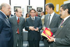 Imagem de Gabinete Germano Rigotto, dia 21/01/2003, horário 08:47. Autor: Nabor Goulart