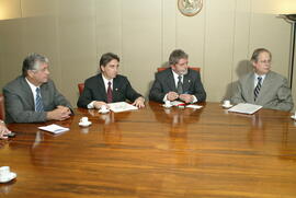 Germano Rigotto, acompanhado por governadores do CODESUL, durante audiência com o presidente Luiz Inácio Lula da Silva, no Palácio do Planalto. Autor: Nabor Goulart