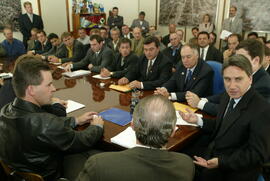 Imagem de Gabinete Germano Rigotto, dia 14/04/2003, horário 10:43. Autor: Nabor Goulart