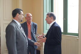 Vice-governador, Antônio Hohlfeldt, participa da entrega do projeto Fala Aí Porto Alegre ao Prefeito de Porto Alegre, José Fogaça. Autor: Ivan de Andrade