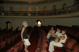 Comitiva japonesa visita o Teatro São Pedro. Autor: Paulo Dias