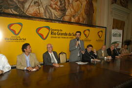 Governador em exercício, Antônio Hohlfeldt, durante o lançamento do Mapa Hidrogeológico do Rio Grande do Sul. Autor: Paulo Dias