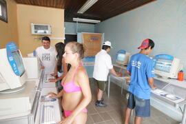 Programa Internet na Praia, desenvolvido pela Secretaria da Ciência e Tecnologia em parceria com a Procergs, oferece aos veranistas e moradores do Litoral Norte gaúcho acesso à internet. Autor: Itamar Aguiar