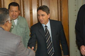 Germano Rigotto recebe o Presidente da Venezuela, Hugo Chávez. Autor: Paulo Dias