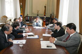 Germano Rigotto em reunião com os secretários da Casa Civil, Alberto Oliveira, das Obras Públicas, Frederico Antunes, e da Fazenda, Paulo Michelucci. Autor: Itamar Aguiar