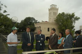 Governador em exercício, Antônio Hohlfeldt, visita a Ilha da Pólvora e assina protocolo. Autor: Paulo Dias