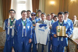 Germano Rigotto recebe homenagem da direção e atletas de futsal do Esporte Clube Cruzeiro. Autor: Itamar Aguair