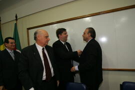 Chefe da Casa Civil, Alberto Oliveira, representa o governador durante solenidade de posse do novo presidente do Conselho Regional de Contabilidade do Estado, Rogério Rokembach. Autor: Ivan de Andrade
