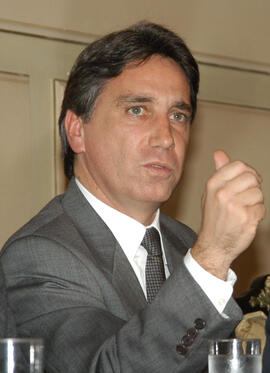 Germano Rigotto durante entrevista coletiva para apresentação do balanço dos primeiros seis meses de governo. Autor: Paulo Dias