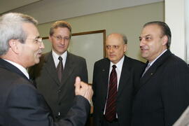 Chefe da Casa Civil, Alberto Oliveira, representa o governador durante solenidade de posse do novo presidente do Conselho Regional de Contabilidade do Estado, Rogério Rokembach. Autor: Ivan de Andrade