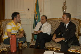 Chefe da Casa Civil, Alberto Oliveira, durante audiência com o presidente do Núcleo de Diversidade do PMDB, Rafael Morawski. Autor: Paulo Dias