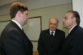 Chefe da Casa Civil, Alberto Oliveira, representa o governador durante solenidade de posse do novo presidente do Conselho Regional de Contabilidade do Estado, Rogério Rokembach. Autor: Ivan de Andrade