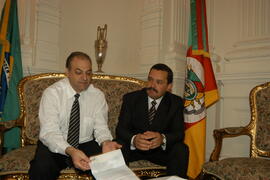 Chefe da Casa Civil, Alberto Oliveira, durante audiência com o prefeito de São José dos Ausentes, Erivelton Silva Velho. Autor: Paulo Dias