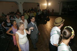 Governador em exercício, Antônio Hohlfeldt, participa do Baile da Saudade, evento integrante do Kerb in Ivoti. Autor: Ivan de Andrade