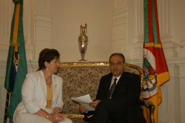 Chefe da Casa Civil, Alberto Oliveira, em audiência com a deputada estadual, Maria Helena Sartori. Autor: Paulo Dias