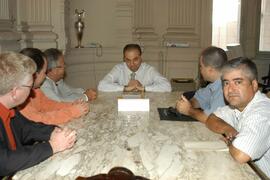 Chefe da Casa Civil, Alberto Oliveira, com executiva do diretório municipal do PMDB de São Sepé. Autor: Ivan de Andrade