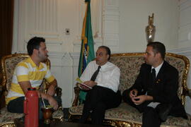Chefe da Casa Civil, Alberto Oliveira, durante audiência com o presidente do Núcleo de Diversidade do PMDB, Rafael Morawski. Autor: Paulo Dias
