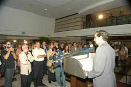 Governador em exercício, Antônio Hohlfeldt, durante coquetel de lançamento dos livros "Mario Quintana: poeta, caminhante e sonhador" editado pelo IEL, e "A quinta essência de Quintana" editado pela Cia. Zaffari. Autor: Paulo Dias