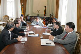 Germano Rigotto em reunião com os secretários da Casa Civil, Alberto Oliveira, das Obras Públicas, Frederico Antunes, e da Fazenda, Paulo Michelucci. Autor: Itamar Aguiar