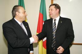 Chefe da Casa Civil, Alberto Oliveira, representa o governador durante solenidade de posse do novo presidente do Conselho Regional de Contabilidade do Estado, Rogério Rokembach. Autor: Ivan de Andrade