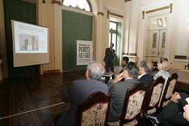 Vice-governador, Antônio Hohlfeldt, participa da entrega do projeto Fala Aí Porto Alegre ao Prefeito de Porto Alegre, José Fogaça. Autor: Ivan de Andrade