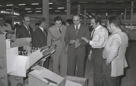 Visita do governador Sinval Guazzelli à Companhia Riograndense de Artes Gráficas (CORAG)