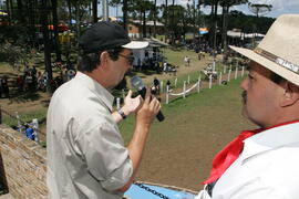 Chefe da Casa Civil, Alberto Oliveira, e governador em exercício, Antônio Hohlfeldt, visitam o XXVII Rodeio Crioulo Nacional de São José dos Ausentes. Autor: Ivan de Andrade