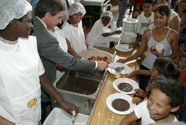 Governador do estado Germano Rigotto em visita a restaurante comunitário - Comida Urgente. Autor: Nabor Goulart