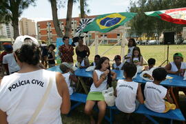 A Polícia Civil, através da Operação Estrela no Verão, realiza roteiro de atividades educativas para crianças no Litoral Norte. Autor: Itamar Aguiar