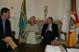 Chefe da Casa Civil, Alberto Oliveira, durante audiência com a prefeita de Turuçu, Selmira Fehrenbach. Autor: Ivan de Andrade