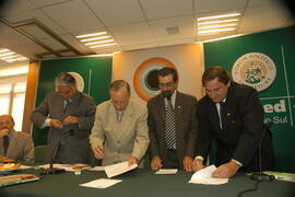 Vice-governador, Antônio Holfeldt, durante assinatura de convênio entre a secretaria do Meio Ambiente do Governo do Estado e Unimed. Autor: Paulo Dias