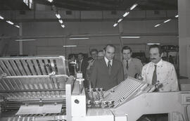 Visita do governador Sinval Guazzelli à Companhia Riograndense de Artes Gráficas (CORAG)
