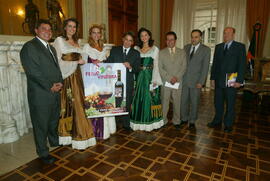 Entrega de convite para festa nacional Vindima em Flores da Cunha. Autor: Ivan de Andrade