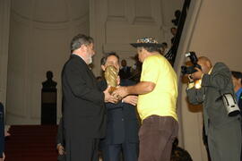 Germano Rigotto e Presidente Lula recebem o “Gaúcho da Copa”. Autor: Paulo Dias