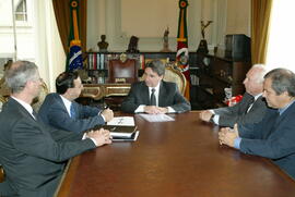 Germano Rigotto em audiência com representantes da Bienal do Mercosul. Autor: Nabor Goulart