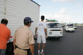 Fiscais da Vigilância Sanitária, da Secretaria de Estado da Saúde, durante fiscalização na BR-290 (freeway), em Santo Antônio da Patrulha. Autor: Itamar Aguiar