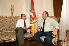 Chefe da Casa Civil, Alberto Oliveira, recebe visita do vereador de Ibiruba, Tuta Rebelato. Autor: Ivan de Andrade