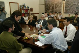 Imagem de Gabinete Germano Rigotto, dia 14/04/2003, horário 15:54. Autor: Nabor Goulart