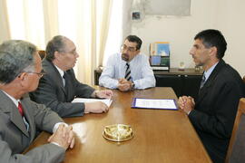 Vice-governador Antônio Hohlfeldt recebe o pró-reitor acadêmico da Unisinos, Pedro Gilberto Gomes, para discutir o Congresso Internacional da ALAIC. Autor: Ivan de Andrade