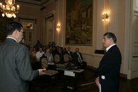 Vice-governador, Antônio Hohlfeldt, participa da entrega do projeto Fala Aí Porto Alegre ao Prefeito de Porto Alegre, José Fogaça. Autor: Ivan de Andrade