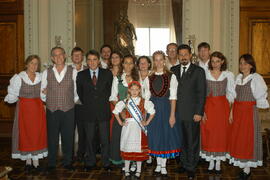 Germano Rigotto recebe convite para o Festival do Chucrute em Estrela. Autor: Paulo Dias