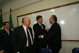 Chefe da Casa Civil, Alberto Oliveira, representa o governador durante solenidade de posse do novo presidente do Conselho Regional de Contabilidade do Estado, Rogério Rokembach. Autor: Ivan de Andrade