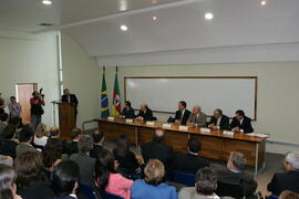 Chefe da Casa Civil, Alberto Oliveira, representa o governador durante solenidade de posse do novo presidente do Conselho Regional de Contabilidade do Estado, Rogério Rokembach. Autor: Ivan de Andrade