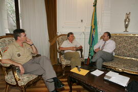 Chefe da Casa Civil, Alberto Oliveira, durante audiência com o ex-presidente do PMDB de Frederido Westphalen, Paulo Bureseska. Autor: Ivan de Andrade