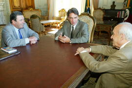 Germano Rigotto em audiência com o cônsul da Argentina, Adolfo Rosellini. Autor: Nabor Goulart