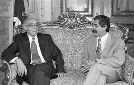 Governador Olívio Dutra recebe visita do escritor José Saramago