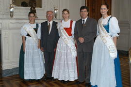 Vice-prefeito de Picada Café Marino José Wolf e as soberanas da Kaffeeschneis. Autor: Ivan de Andrade