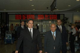 Governador Germano Rigotto da entrevista no aeroporto no desembarque da Argentina. Autor: Paulo Dias